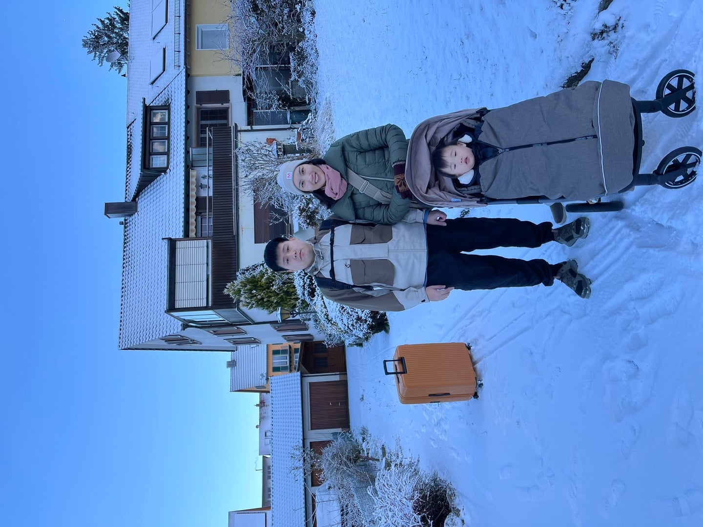 雪地全家福